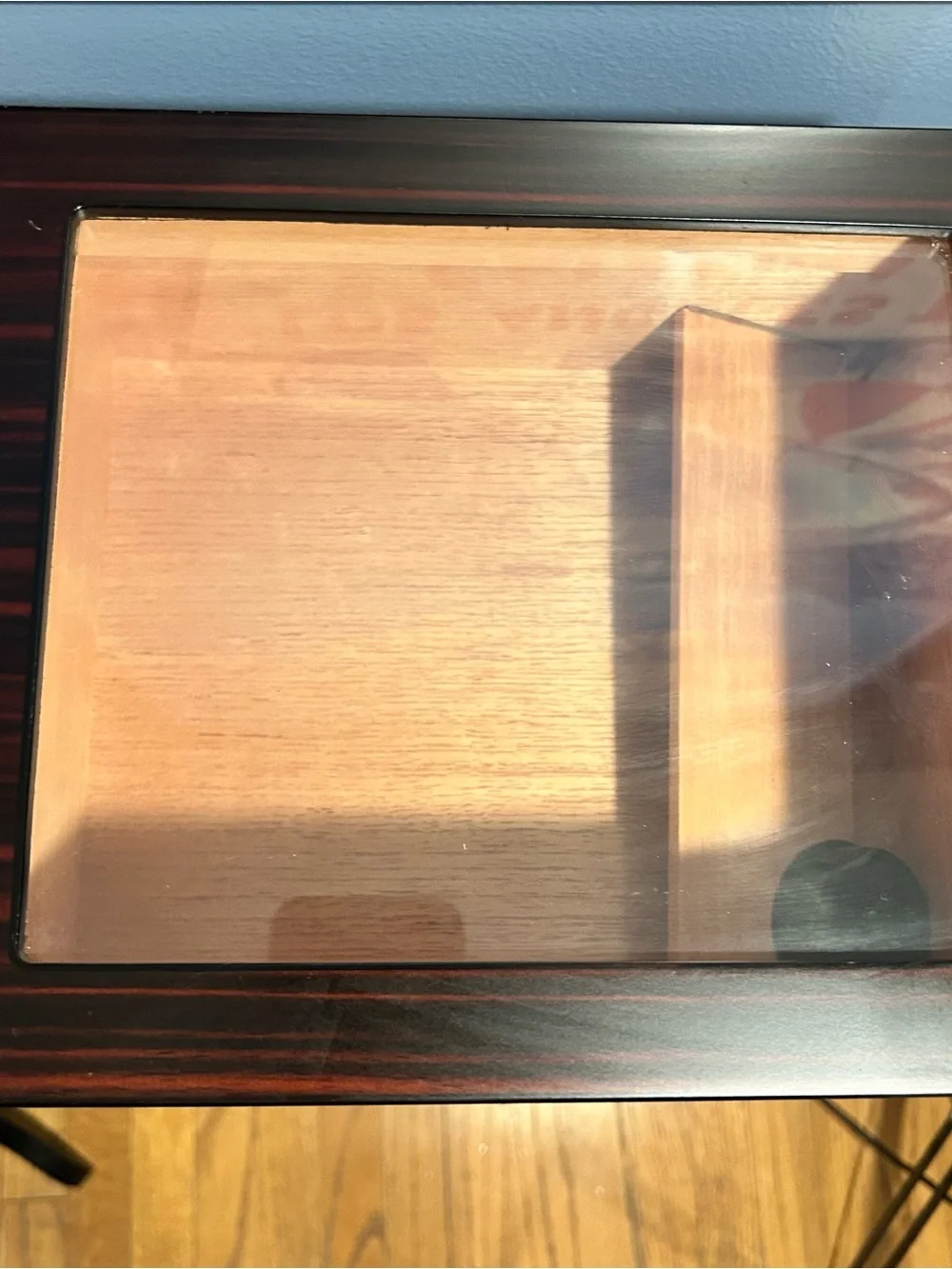 Quality importers Wood Desktop Cigar Humidor with Glass Top Hygrometer